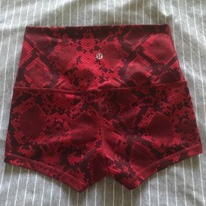 ⚠️FLASH SALE⚠️Lululemon shorts